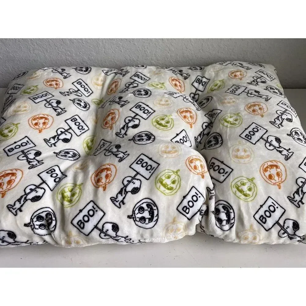 PEANUTS SNOOPY Halloween Dog Cozy Pet BED Super Soft Jack O Lantern BOO 39 X 26”
